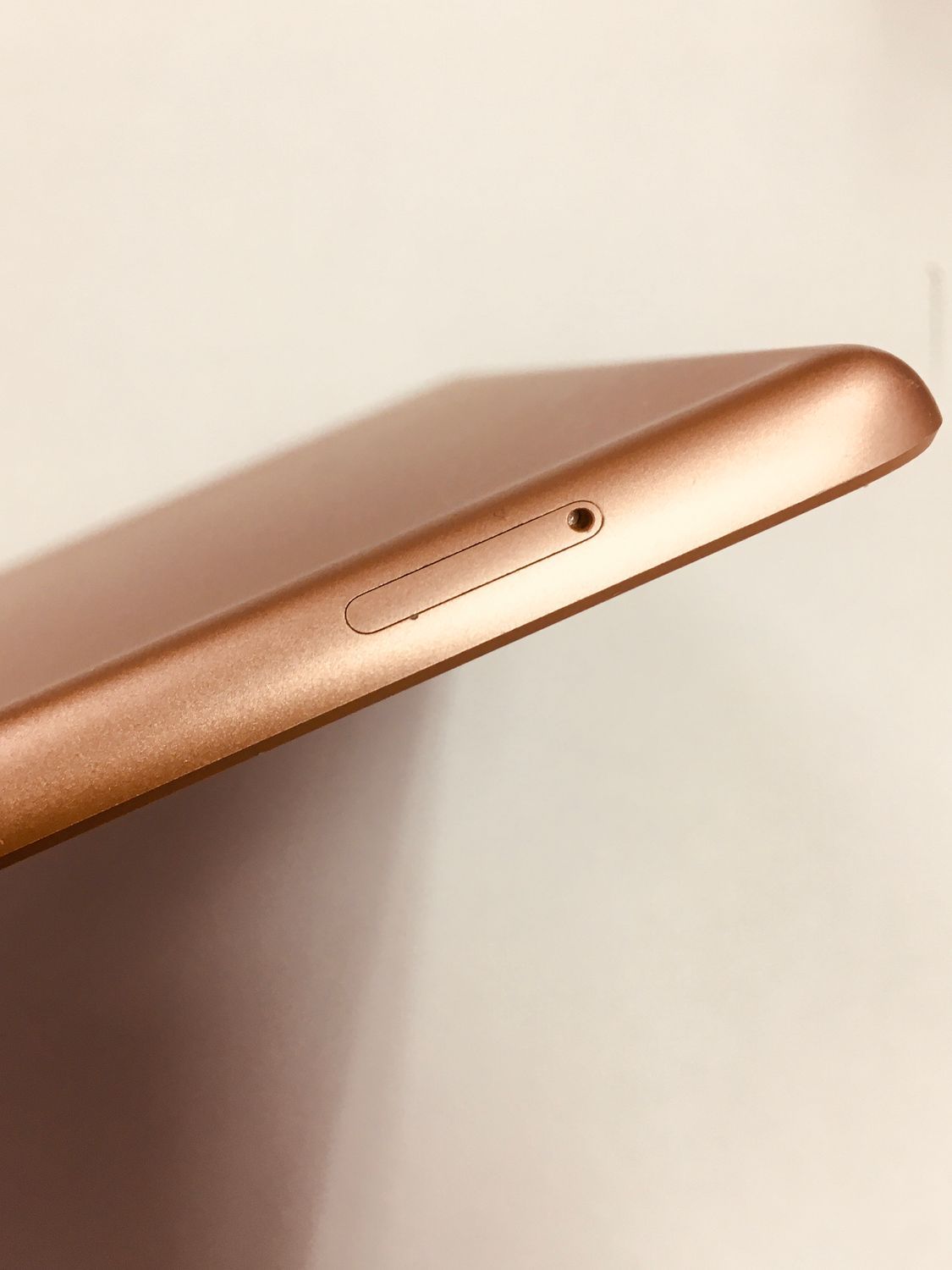 液晶美品 電池99％ Apple iPad 第7世代 SIMフリー 32GB ゴールド【動作