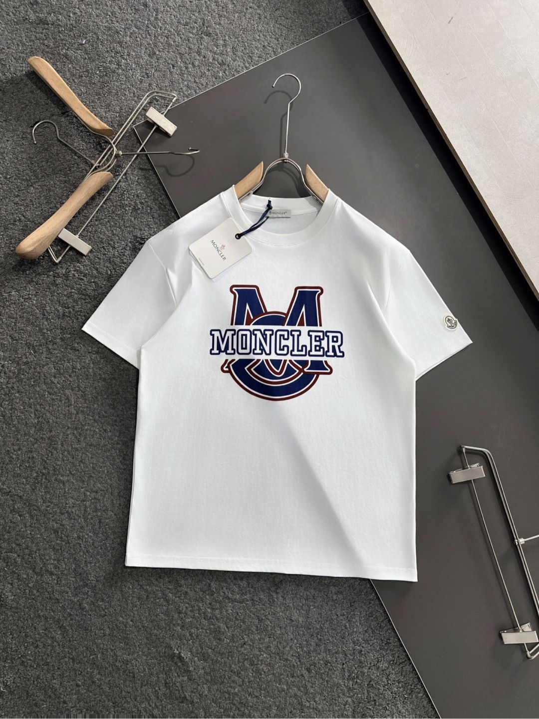 【今日特価】MON 2025SS 最新款 円領ショートスリーブ T シャツ