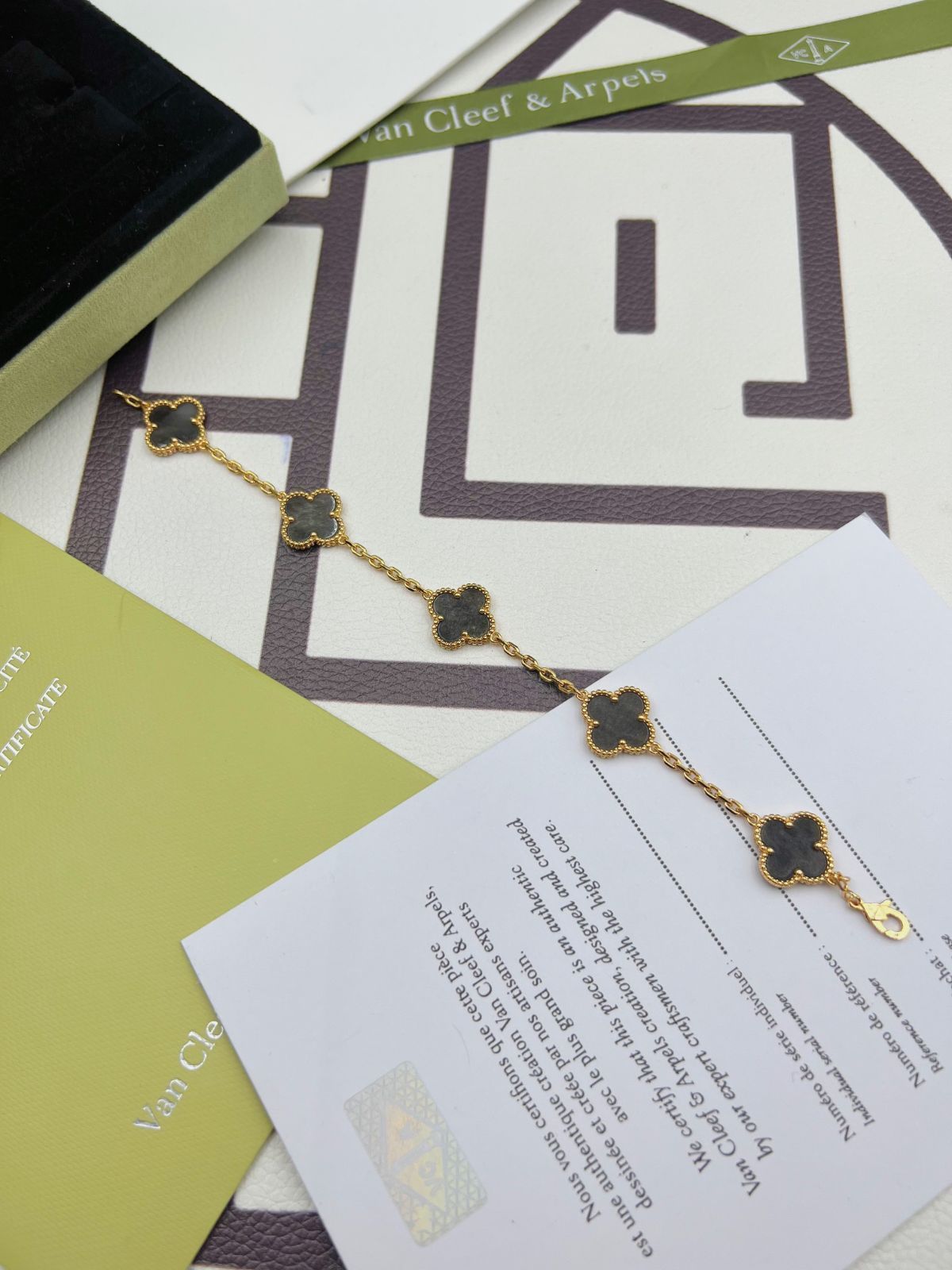 [Van Cleef & Arpels] ヴァン クリーフ＆アーペル 四つ葉のクローバー オブシディアン ファイブフラワー ブレスレット｜本日限定特価｜新品未使用-WTO輸入1