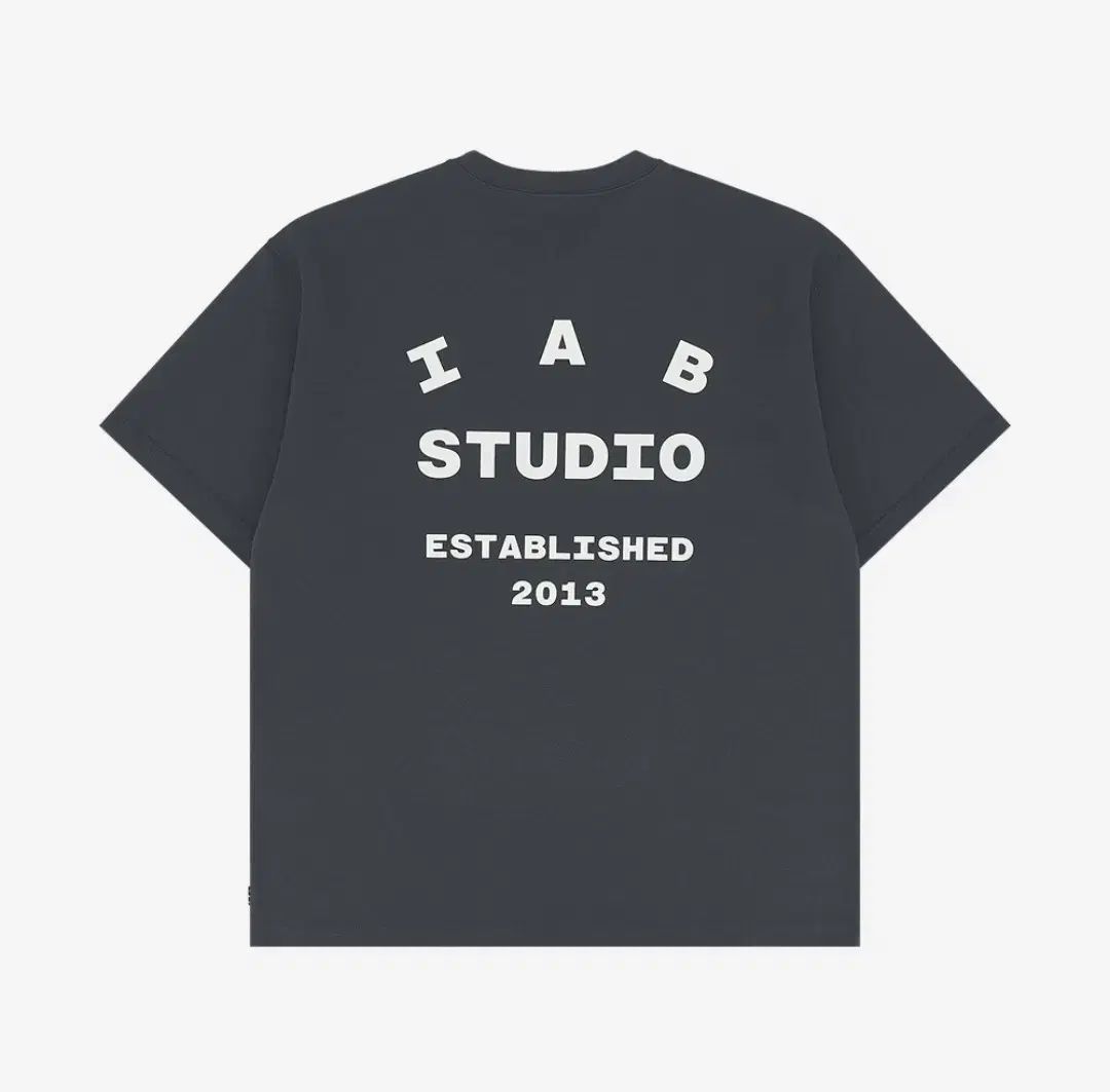 IAB Studio アイエプスタジオ 26 Tシャツ 新品 XL