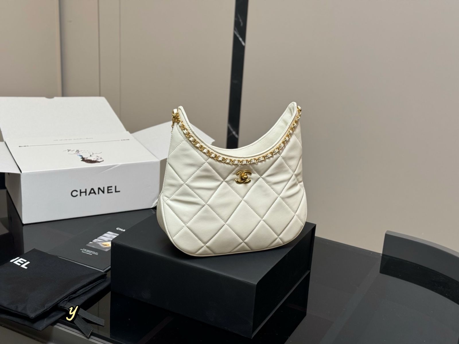 【今日特価】Chanel 24P Hippie Hobo Bag シャネル 24P ヒッピー ホボ バッグ-MM輸入