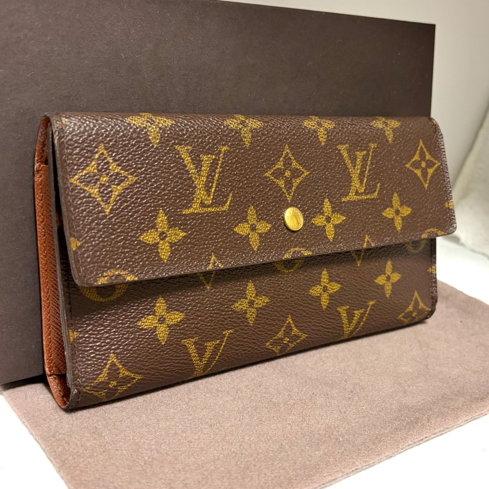 e60 ポルト トレゾール　ポルトフォイユ インターナショナル　旧型　ルイ ヴィトン Louis Vuitton　3つ 三つ 折り　フラップ ボタン 式　長 財布　ロング ウォレット　モノグラム