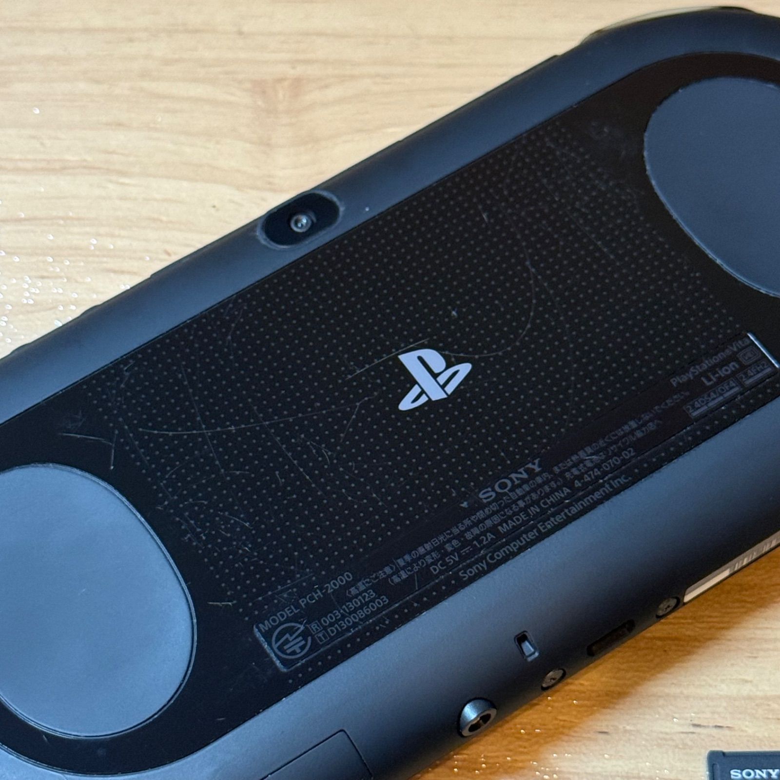 6-056【液晶美品】PSVITA PCH-2000 ブラック