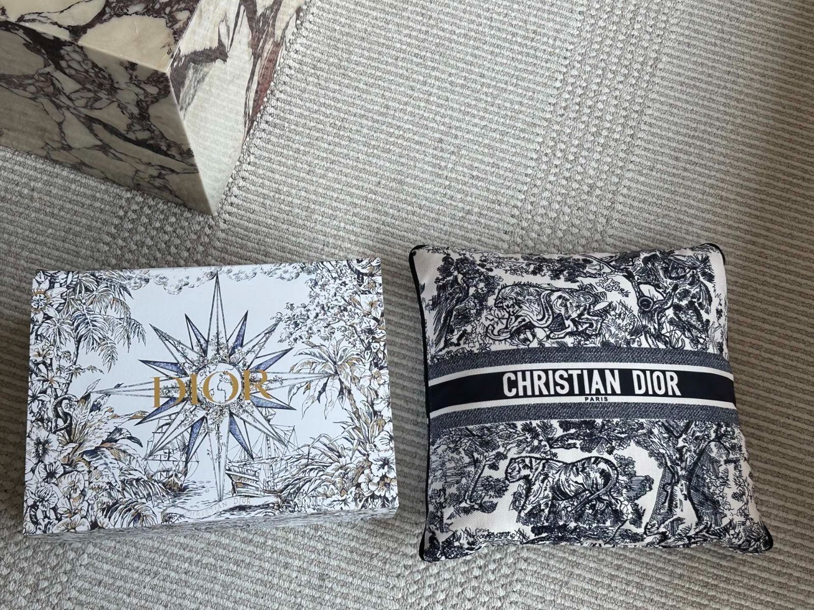 【今日特価】BrandName Multipurpose Pillow Quilt | ブランド名 マルチピロークイーン-WTO輸入2