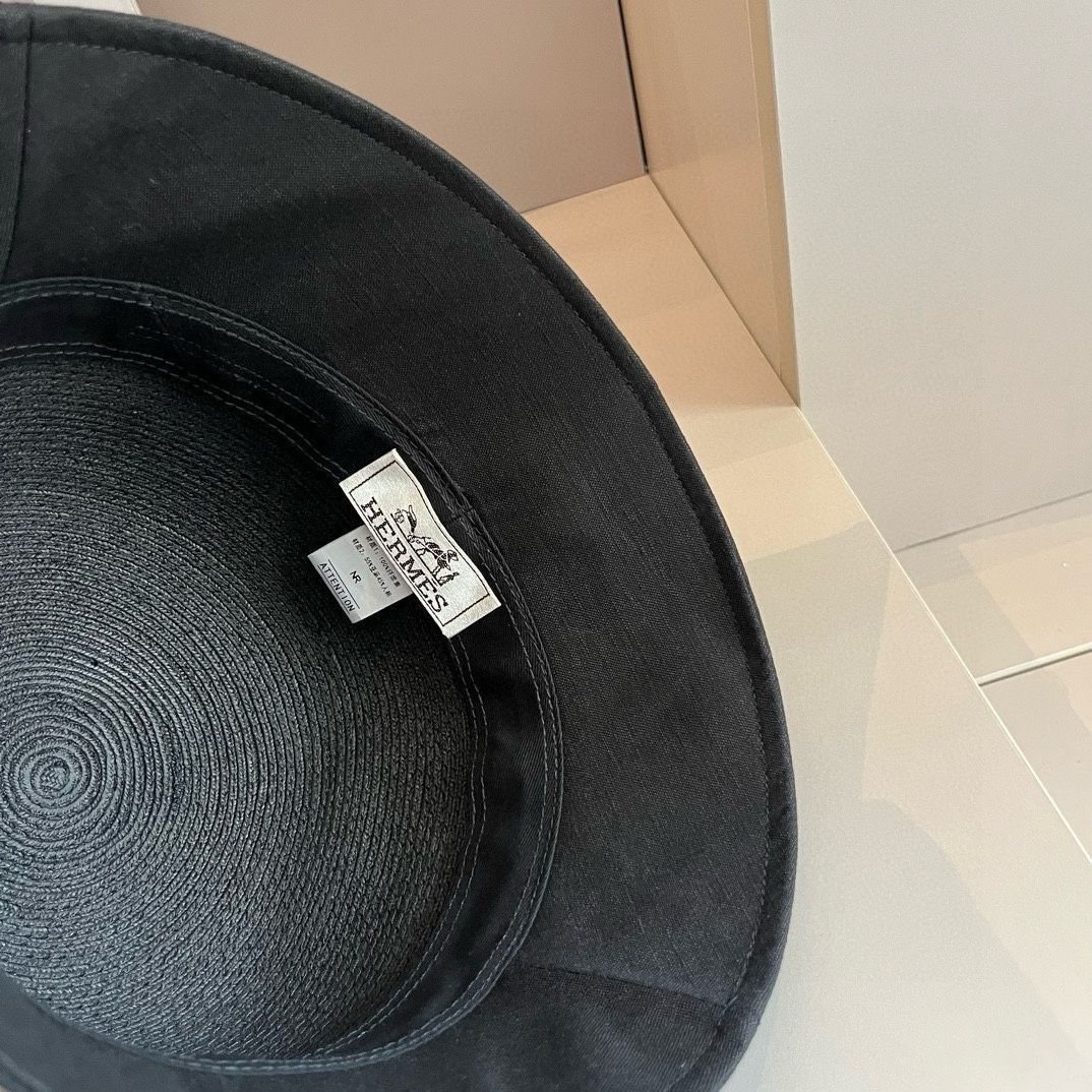 Dior（ディオール） 新モデルのストローハット、アニマルプリントがミックスされた日除け用ストローハット、頭囲 57cm -WTO輸入
