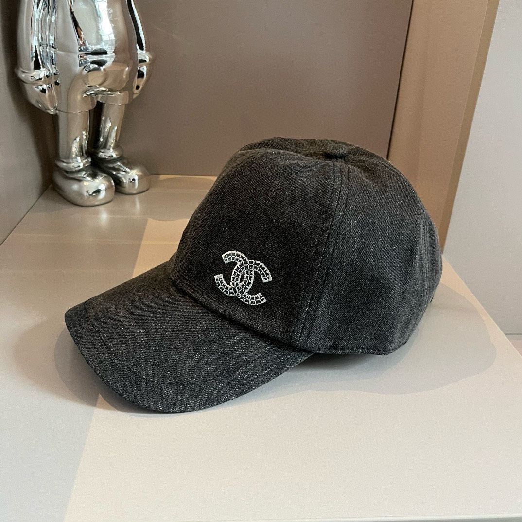 Chanel シャネル スモークグレーのベースボールキャップおすすめ！頭周り 57cm