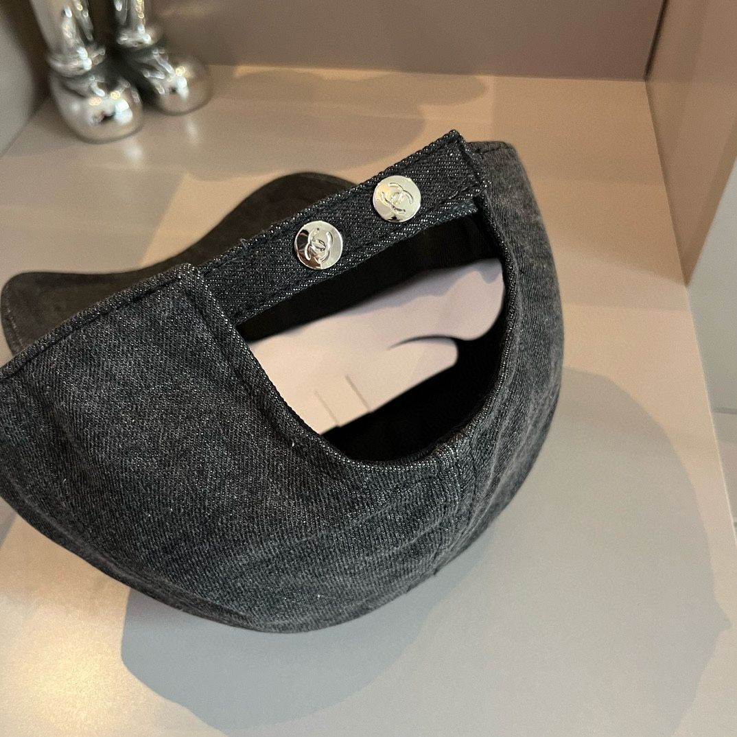 Chanel シャネル スモークグレーのベースボールキャップおすすめ！頭周り 57cm