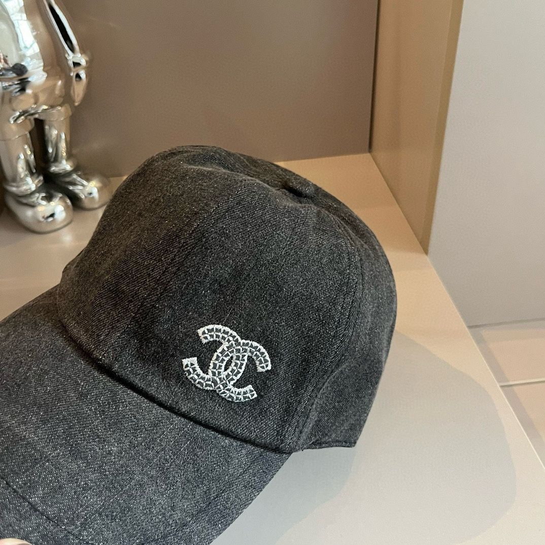 Chanel シャネル スモークグレーのベースボールキャップおすすめ！頭周り 57cm