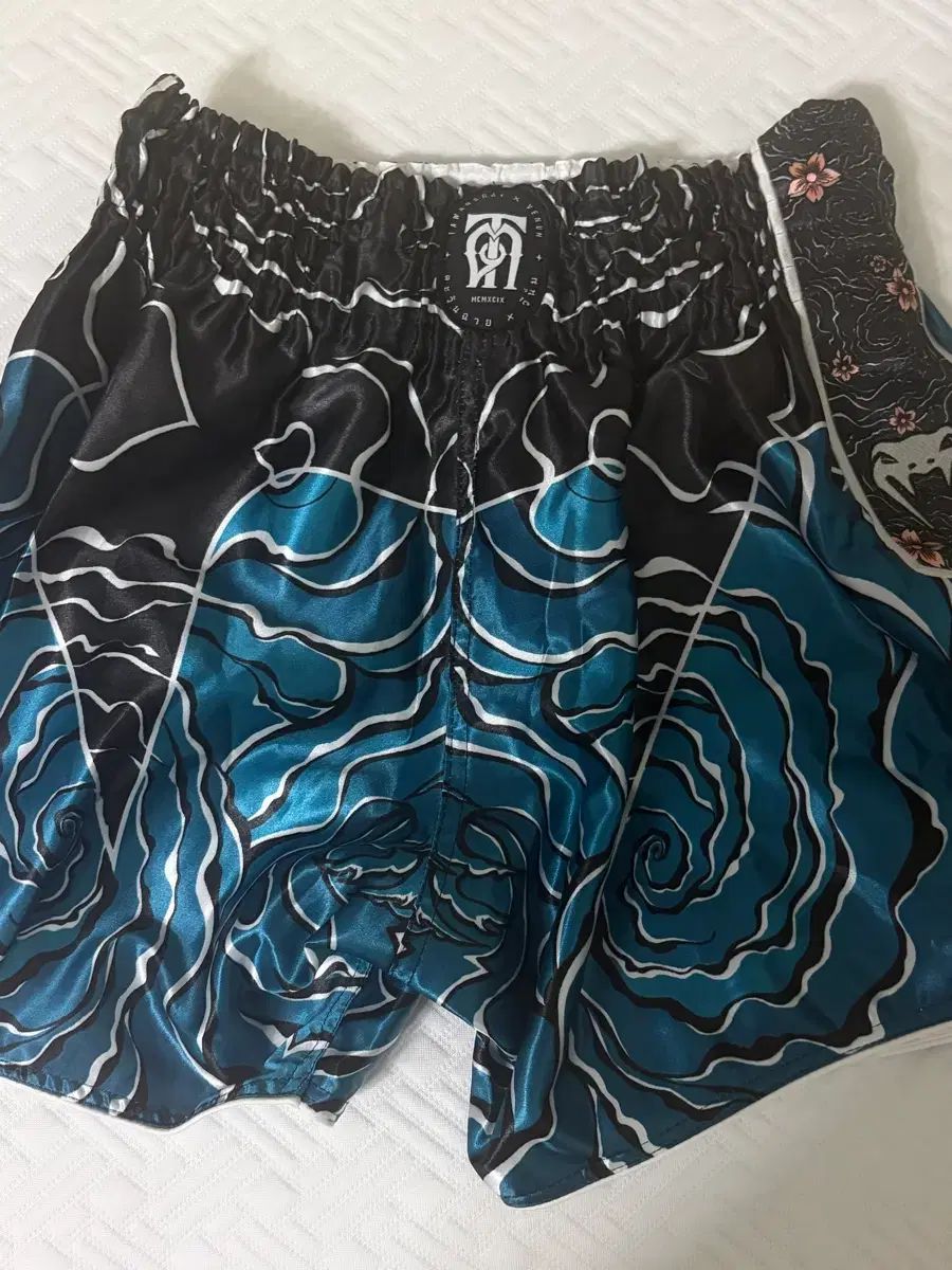 VENUM タワンチャイ ボクシング パンツ