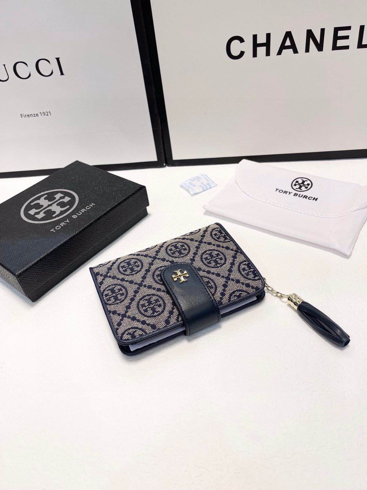 Tory Burch/湯麗柏琦/財布、クレジットカードスロット収納紙幣と手形、両用カードバッグ財布、多機能小銭入れカードバッグ三つ折り短冊財布[本日特価|新品未使用品]