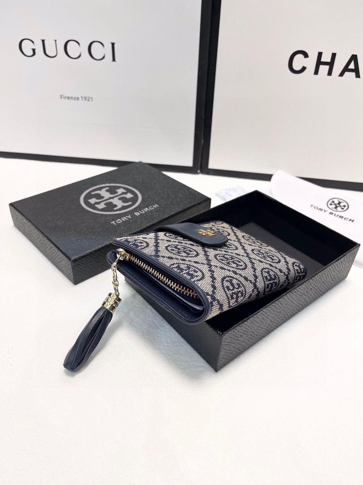 Tory Burch/湯麗柏琦/財布、クレジットカードスロット収納紙幣と手形、両用カードバッグ財布、多機能小銭入れカードバッグ三つ折り短冊財布[本日特価|新品未使用品]
