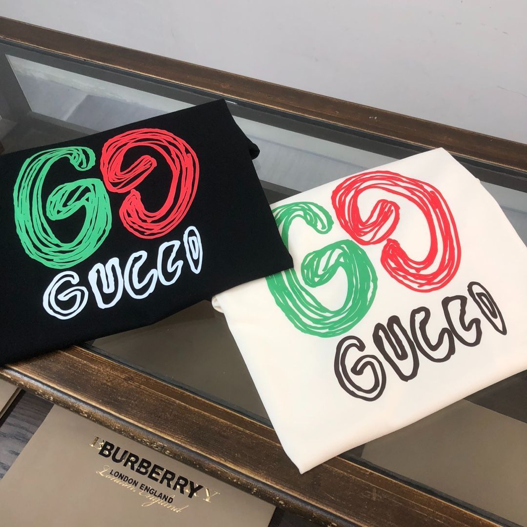【本日限定特価】GUCCI クルーネックTシャツ - 高品質コットンで快適な着心地[本日特価|新品未使用品]