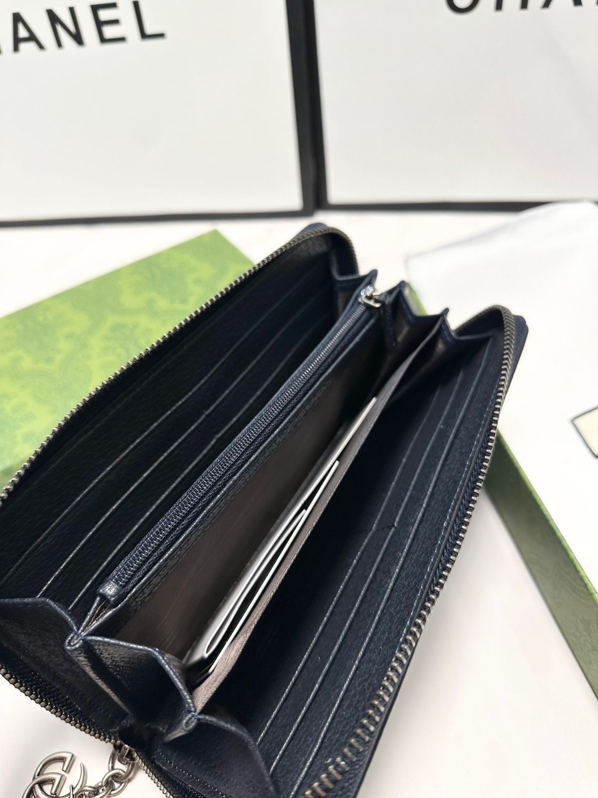Gucciグッチ/財布、各種消費カード伝票など、超多カードビット、超薄型デザイン、持ち運びに便利！[本日特価|新品未使用品]