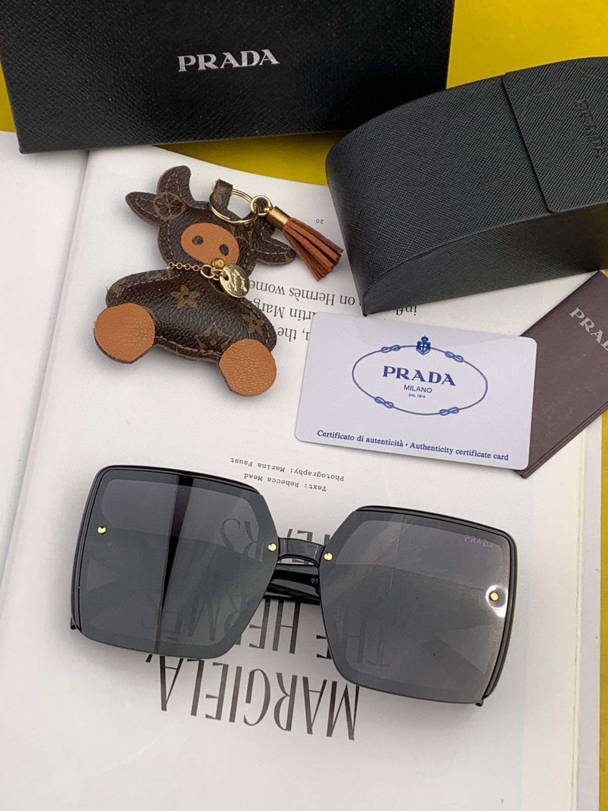 【TR 偏光シリーズ、Prada】今日限定特価!プラダ 大フレーム サングラス クラシックな四角形デザイン P8228 【TR 偏光シリーズ、Prada】今日限定特価!プラダ 大フレーム サングラス クラシックな四角形デザイン P8228