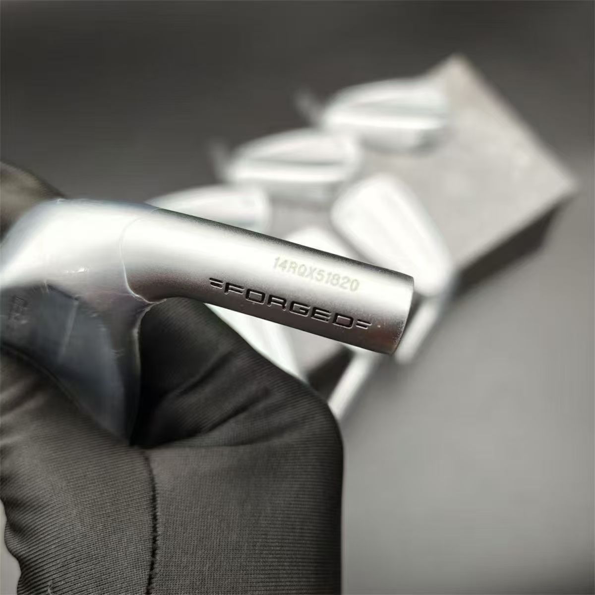 TaylorMade P790 アイアンセット　4-p 7本セット　 炭素/ 鋼です S/R/SR