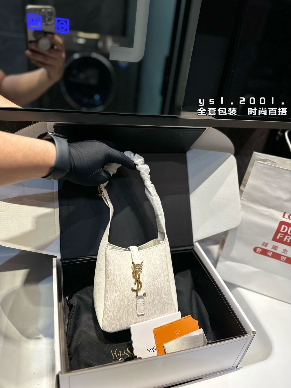 サンローラン!新作minihobo、ハンドバッグケースバッグ、ショルダーバッグ、ブリーフケース、モップバッグ、ショルダーバッグ、リュックサック、ウエストポーチ、小銭入れ、手首バッグ、ポーチ、ナイトバッグ、旅行バッグ、財布 サンローラン!新作minihobo、ハンドバッグケースバッグ、ショルダーバッグ、ブリーフケース、モップバッグ、ショルダーバッグ、リュックサック、ウエストポーチ、小銭入れ、手首バッグ、ポーチ、ナイトバッグ、旅行バッグ、財布