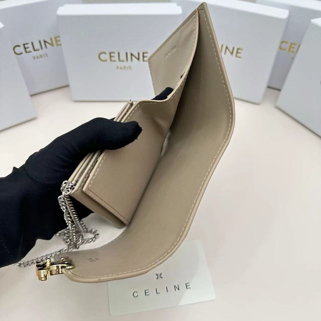 【本日限定】?Celine トリオンフ チェーンウォレット 10783 ? 高級本革＆チェーン付き！マルチ使い[本日特価|新品未使用品]-MM輸入