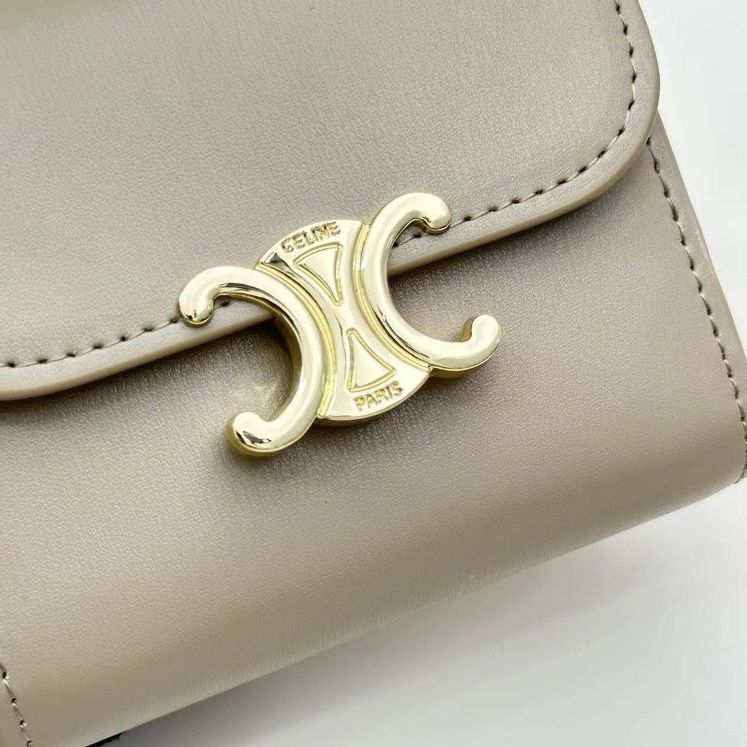 【本日限定】?Celine トリオンフ チェーンウォレット 10783 ? 高級本革＆チェーン付き！マルチ使い[本日特価|新品未使用品]-MM輸入