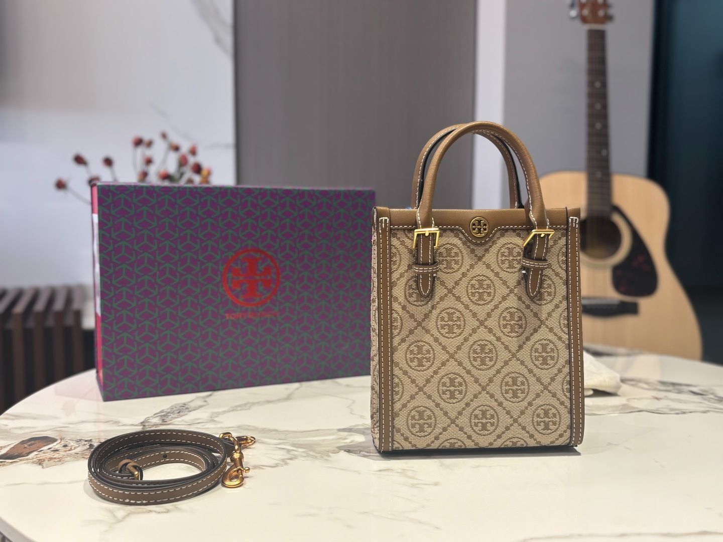 【今日特価】Tory Burch Monogram Music Tote / トーリーバーチ モノグラム ミュージック トートバッグ-WTO輸入1