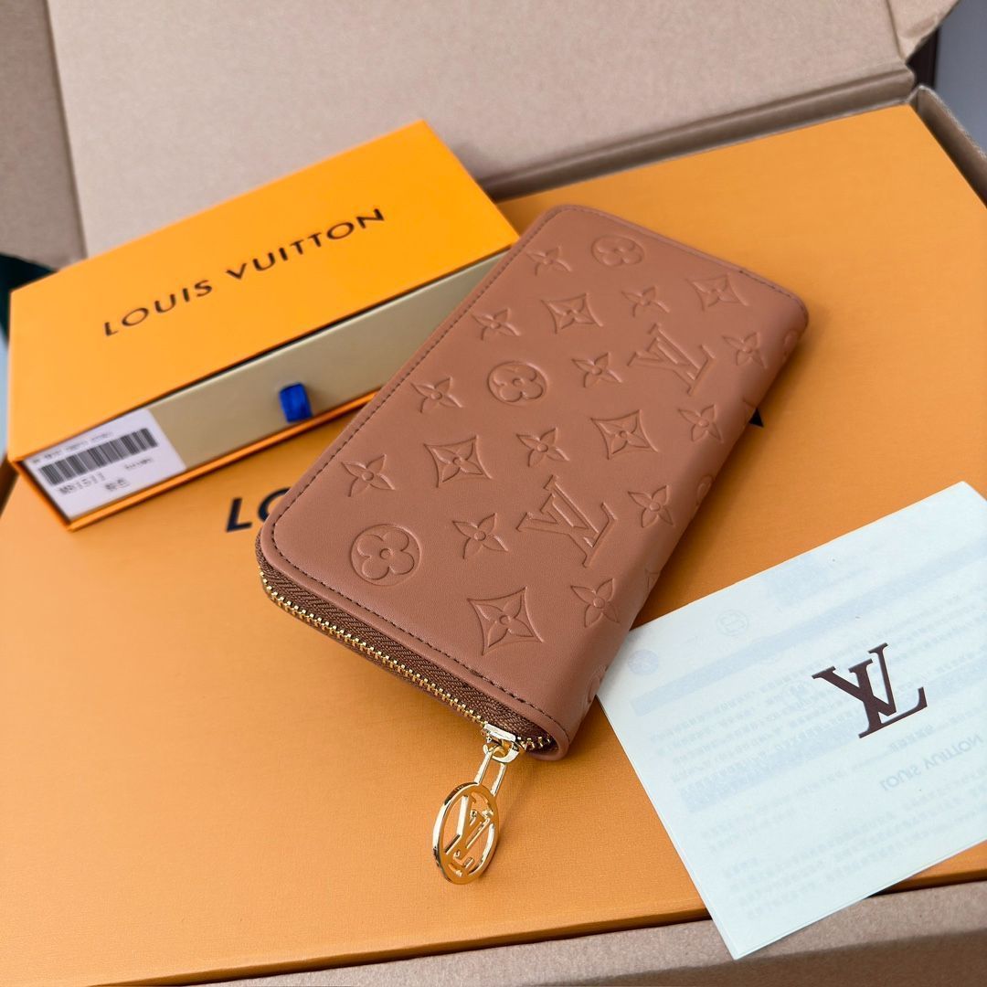 LVルイ・ヴィトン/財布はパッドMonogramエンボス模様の小羊の皮で縫製され、LV Circleロゴのリングがあしらわれた金色のファスナーが優美にデザインされ、複数の実用的な特色がある。[本日特価|新品未使用品]