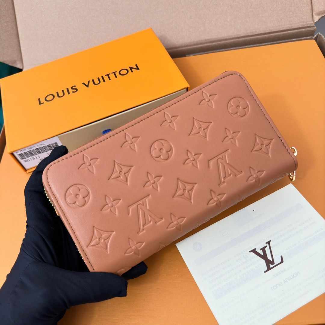 LVルイ・ヴィトン/財布はパッドMonogramエンボス模様の小羊の皮で縫製され、LV Circleロゴのリングがあしらわれた金色のファスナーが優美にデザインされ、複数の実用的な特色がある。[本日特価|新品未使用品]