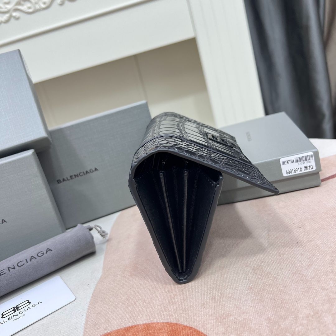【今日特価】Balenciaga ラージウォレット, クロコダイルエンボス加工, ブラック, 大容量で実用的なデザイン！[本日特価|新品未使用品]