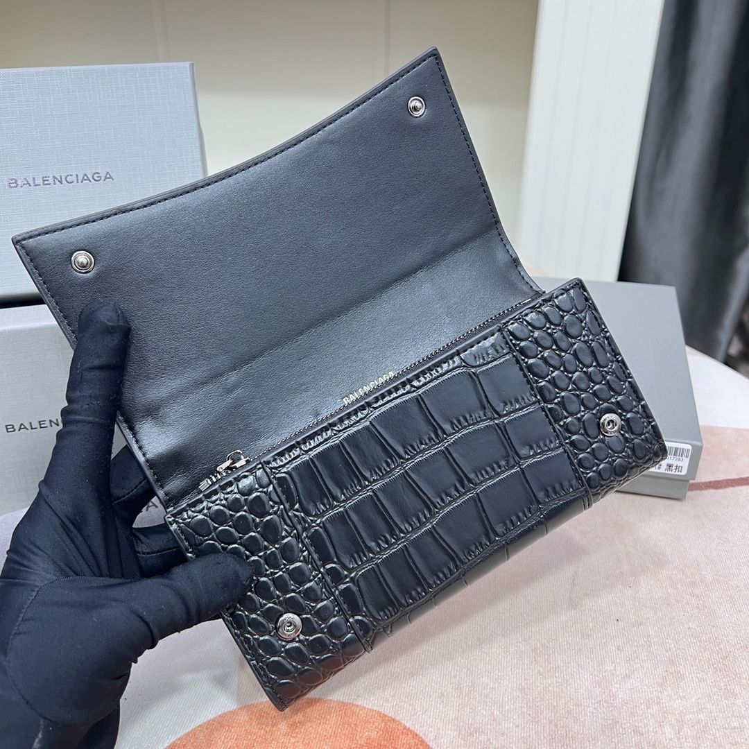 【今日特価】Balenciaga ラージウォレット, クロコダイルエンボス加工, ブラック, 大容量で実用的なデザイン！[本日特価|新品未使用品]
