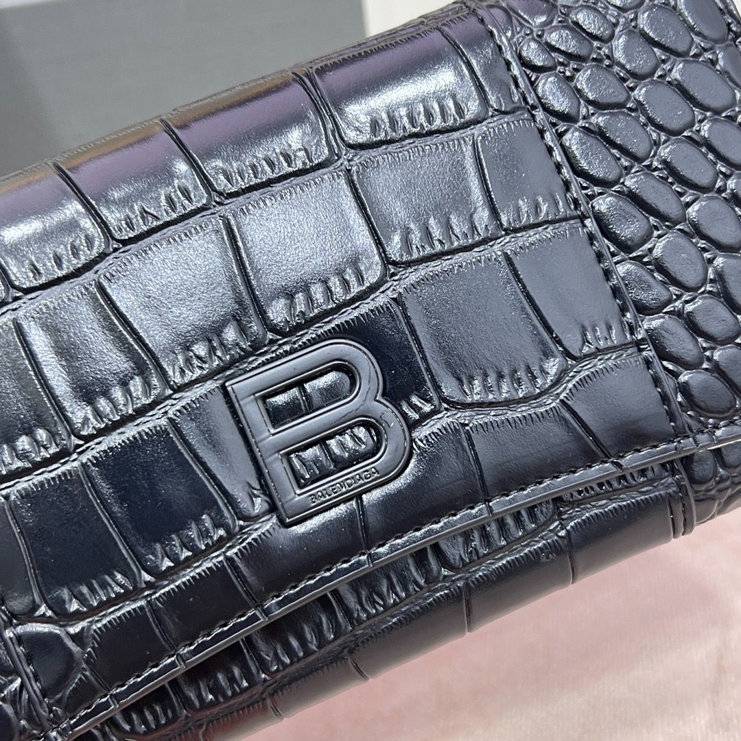 【今日特価】Balenciaga ラージウォレット, クロコダイルエンボス加工, ブラック, 大容量で実用的なデザイン！[本日特価|新品未使用品]