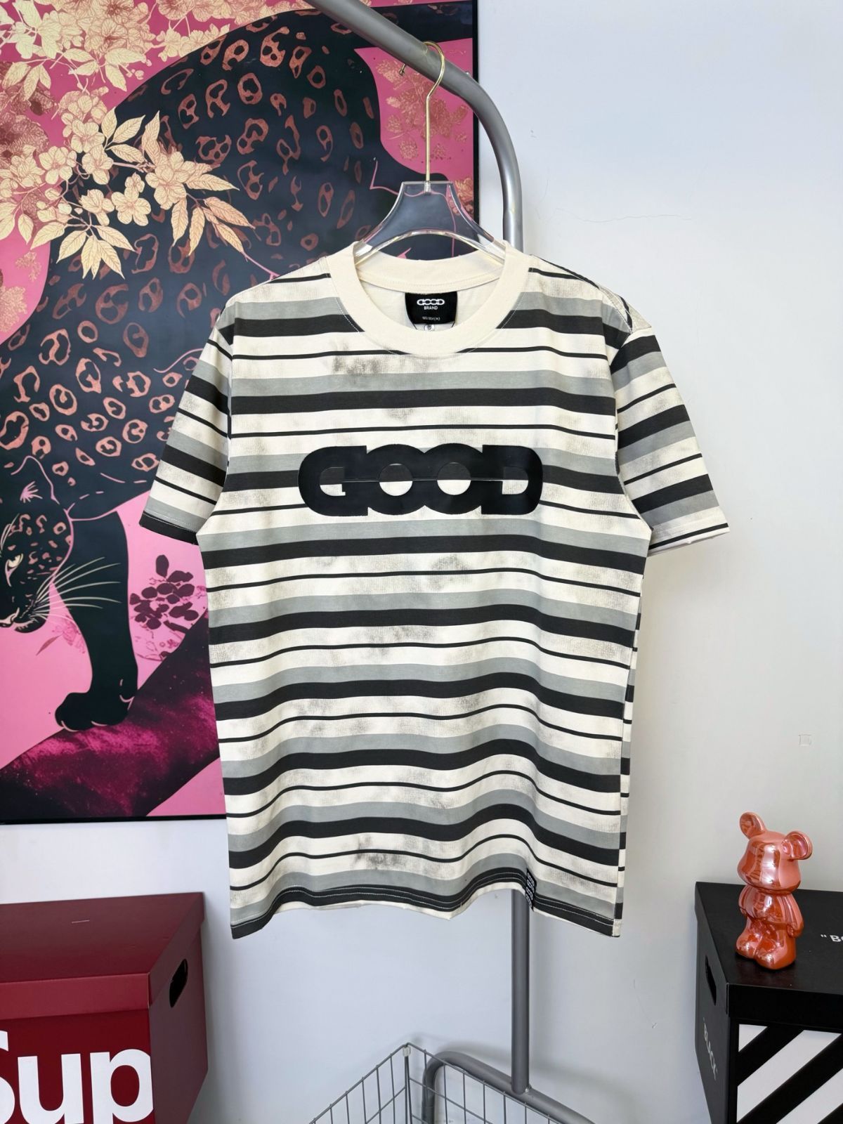 【今日特価】GOODBRAND Stripe Burnout Lettering T-Shirt