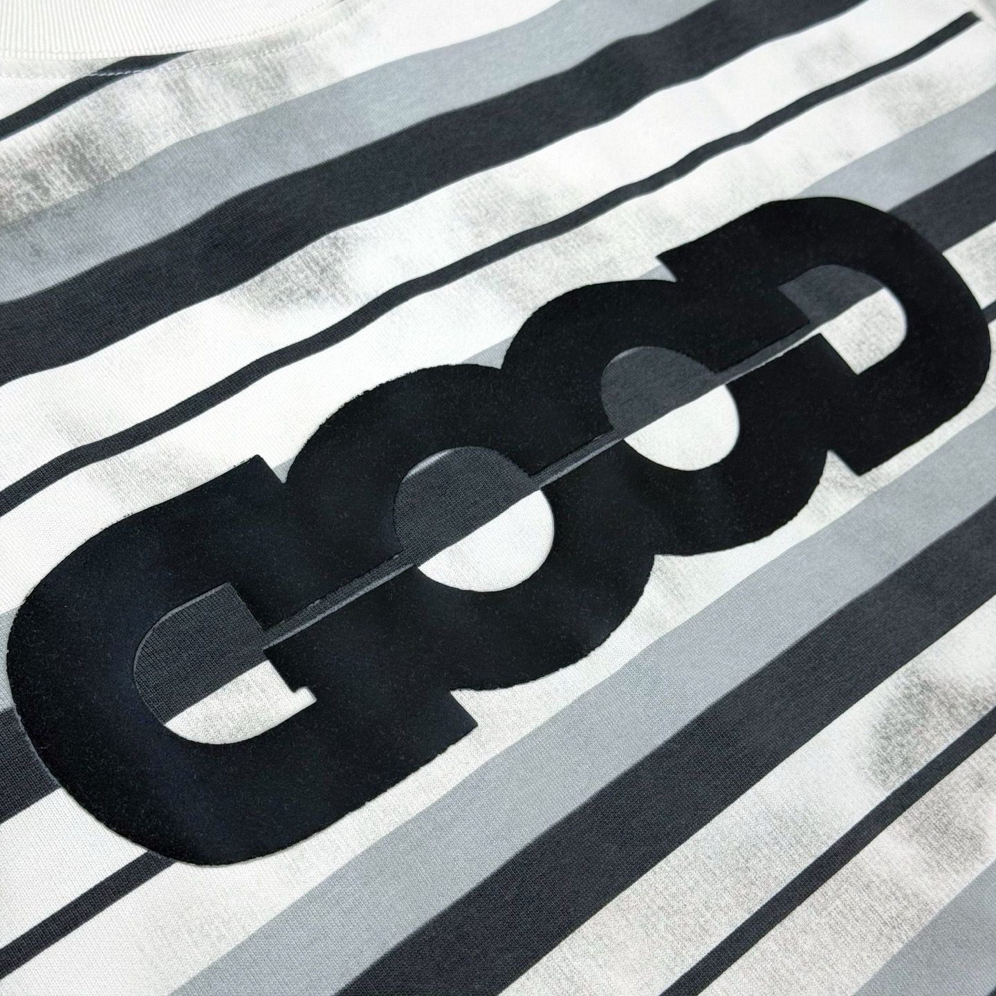 【今日特価】GOODBRAND Stripe Burnout Lettering T-Shirt 【今日特価】GOODBRAND Stripe Burnout Lettering T-Shirt