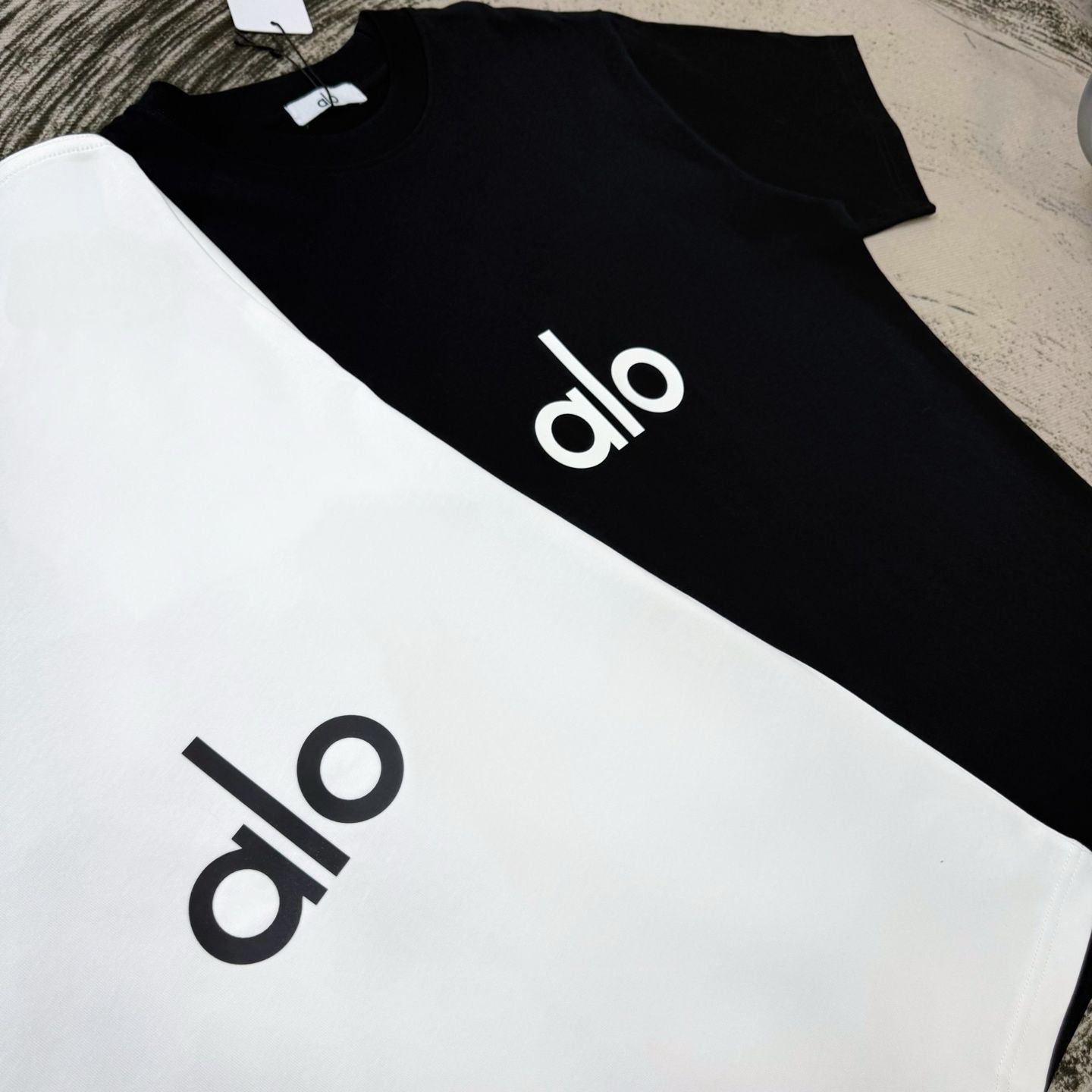 【今日特価】alo バーナウトレター T シャツ