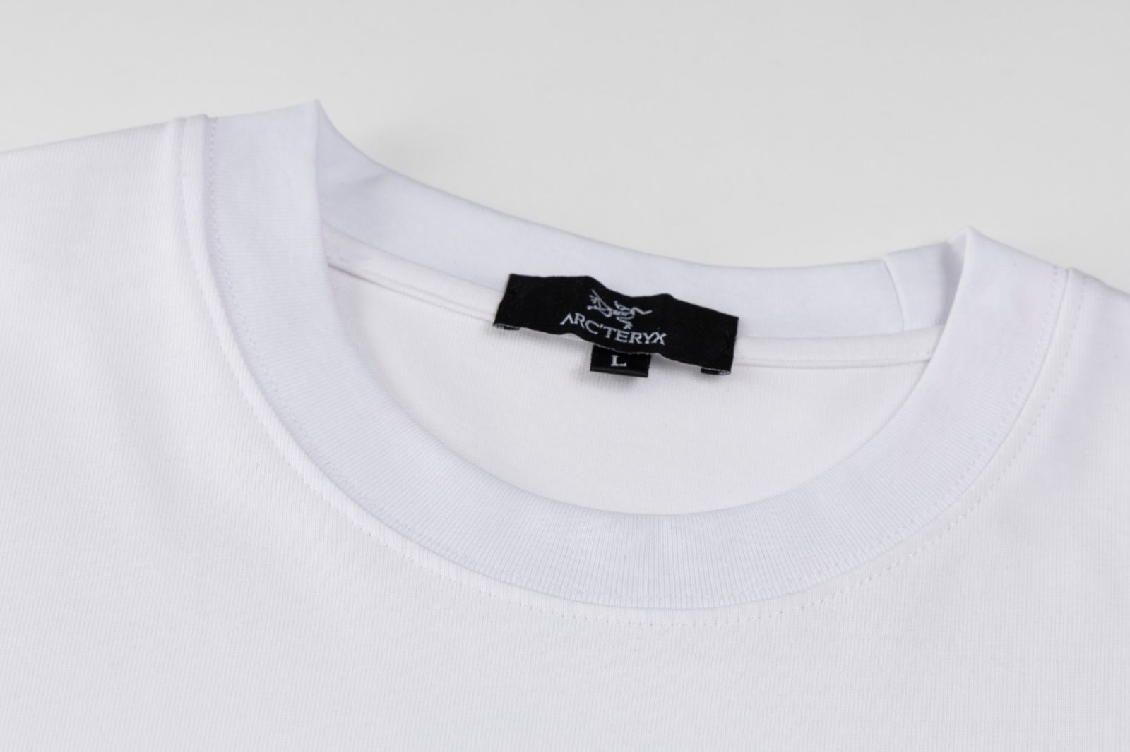 【今日特価】Arcteryx アークテリクス 25SS ロゴプリント T シャツ 【今日特価】Arcteryx アークテリクス 25SS ロゴプリント T シャツ