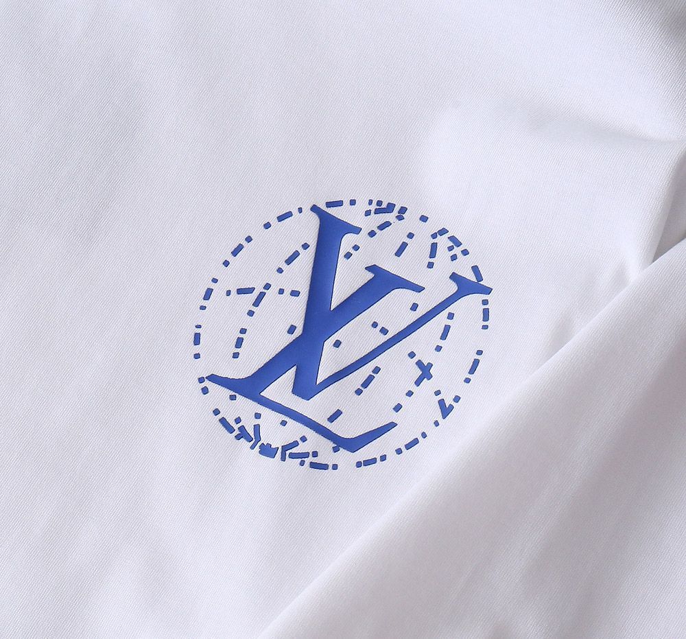 【今日特価】Louis Vuitton 25FW Uniforms For Pharrell UN T シャツ 【今日特価】Louis Vuitton 25FW Uniforms For Pharrell UN T シャツ