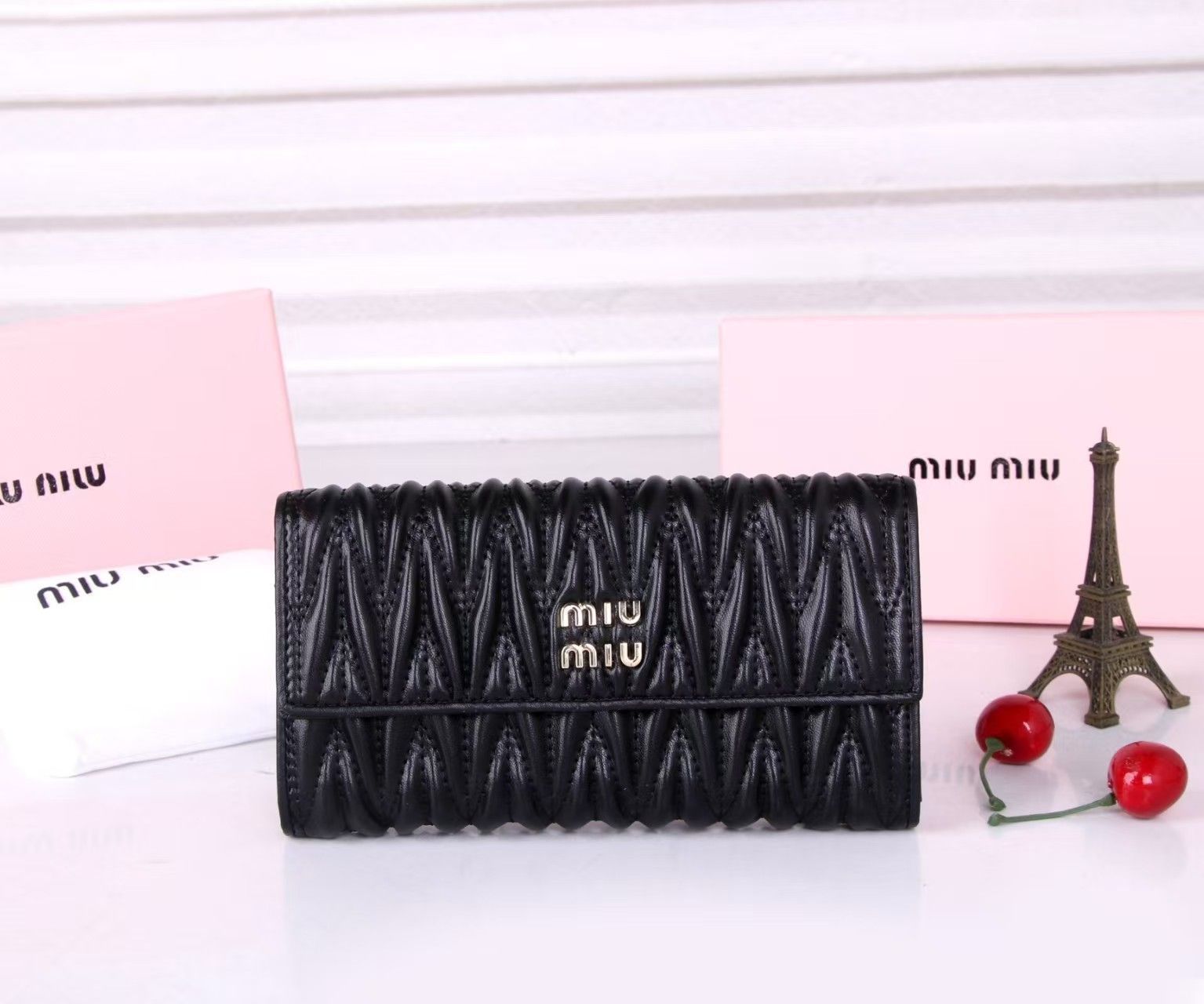 新品未使用 MIUMIU 財布[本日特価|新品未使用品]
