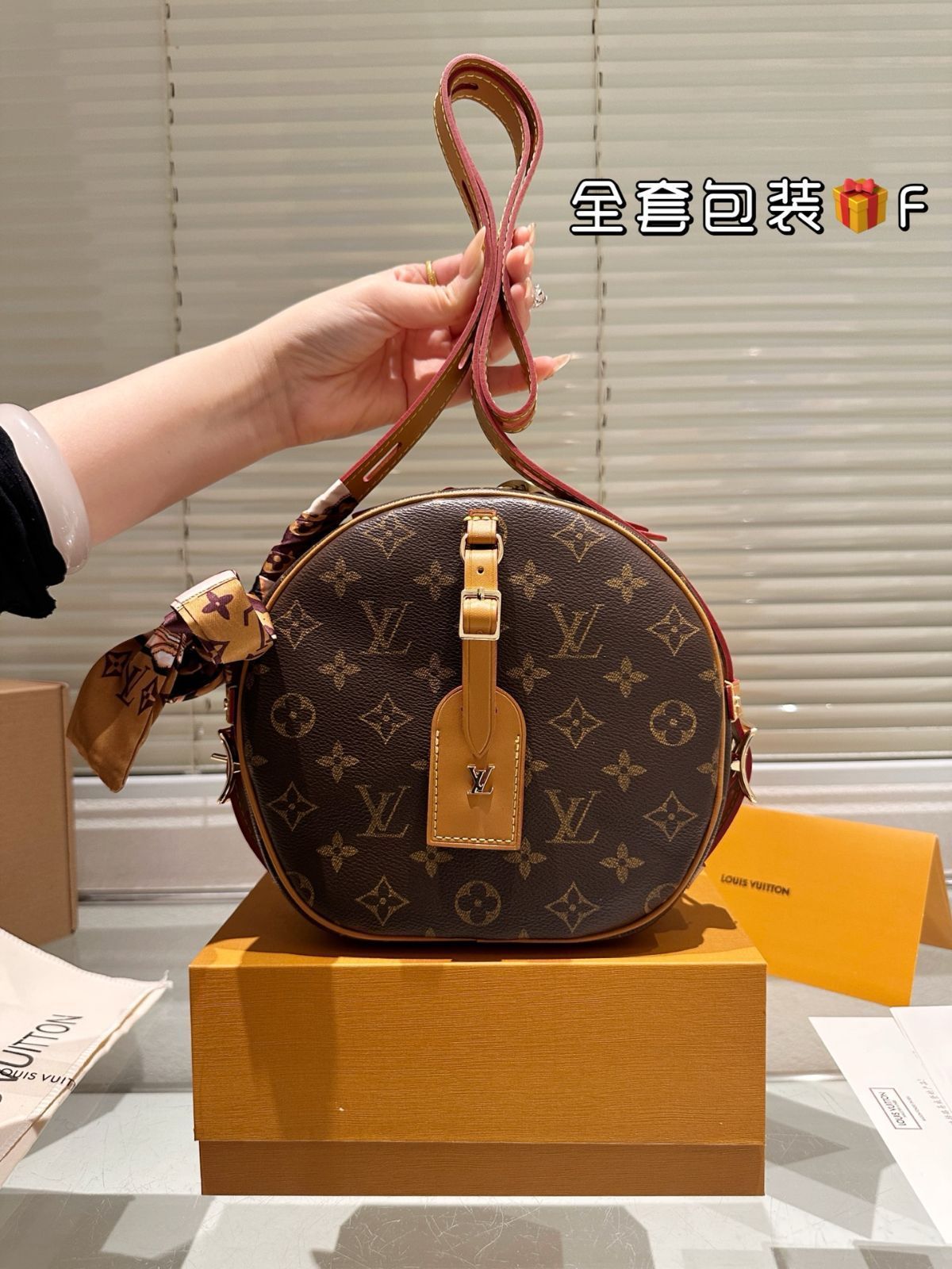 【今日特価】Original Apple Bag with Cowhide Round Pouch / オリジナルアップルバッグ付き牛革の丸ポーチ-WTO輸入1