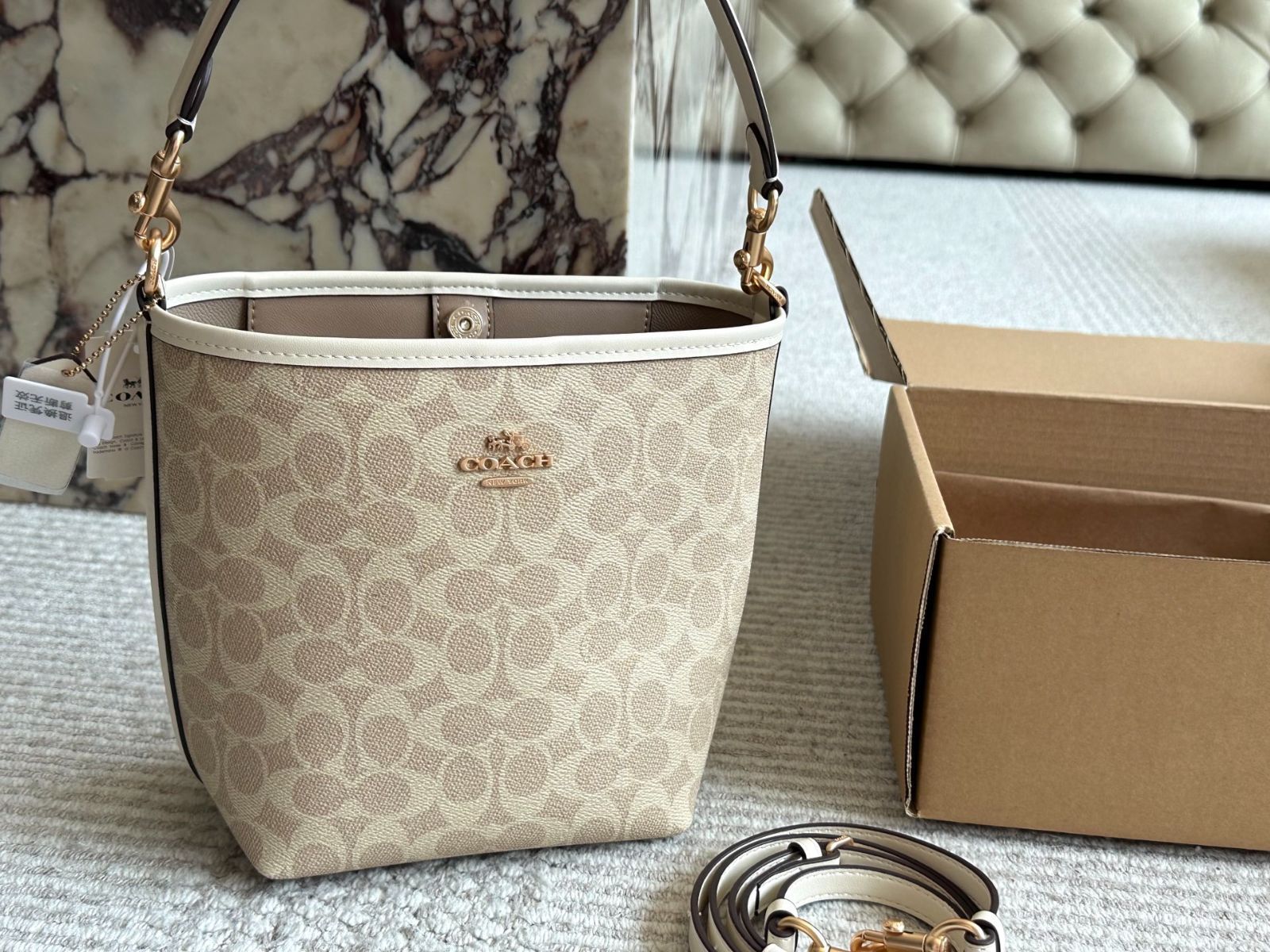 【今日特価】Casual Coach キャジュアルコーチ バケットバッグ-WTO輸入