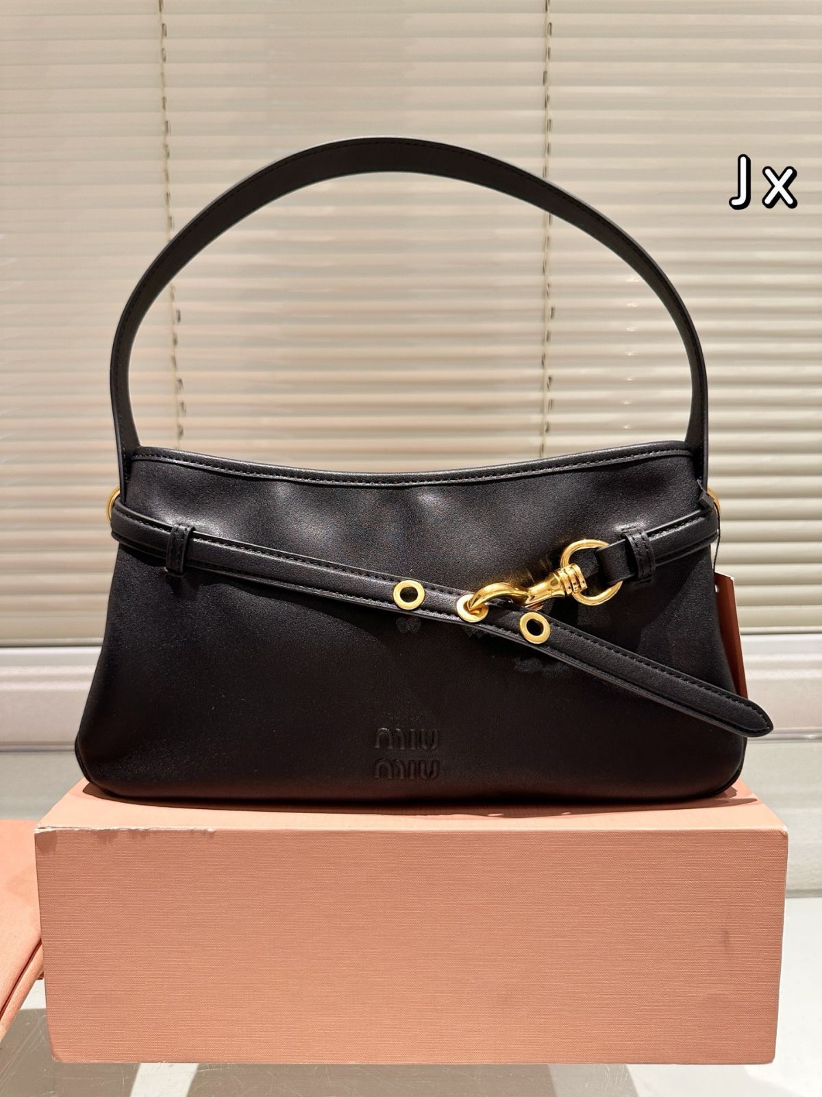 【今日特価】Miu Miu Aventure Nappa アームポーチ-WTO輸入2