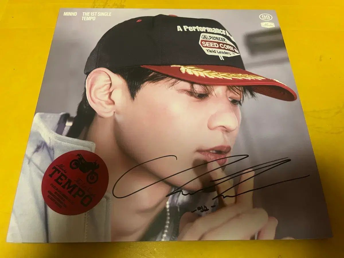 SHINee ミンホ(MINHO) サイン入り アルバム 非売品