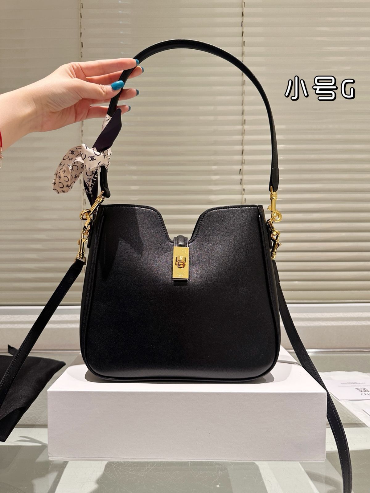 CELINE 2025年新作 カミーユ バッグ - スモールサイズ (25×17cm) [本日特価|新品未使用品]