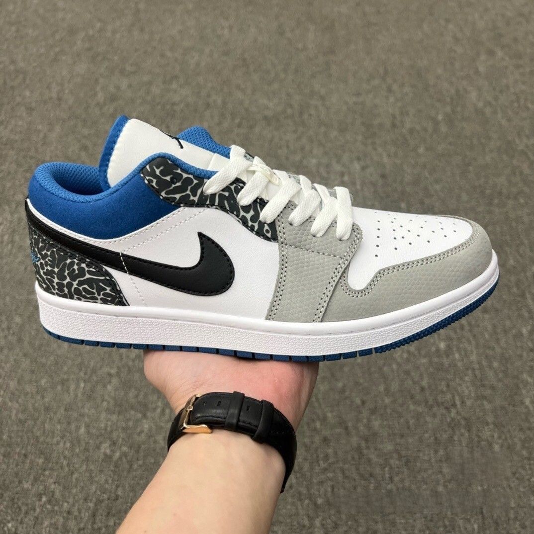 お値下げしました??即購入?? NIKE Air Jordan 1 Low AJ1 スニーカー男女兼用ジョーダン