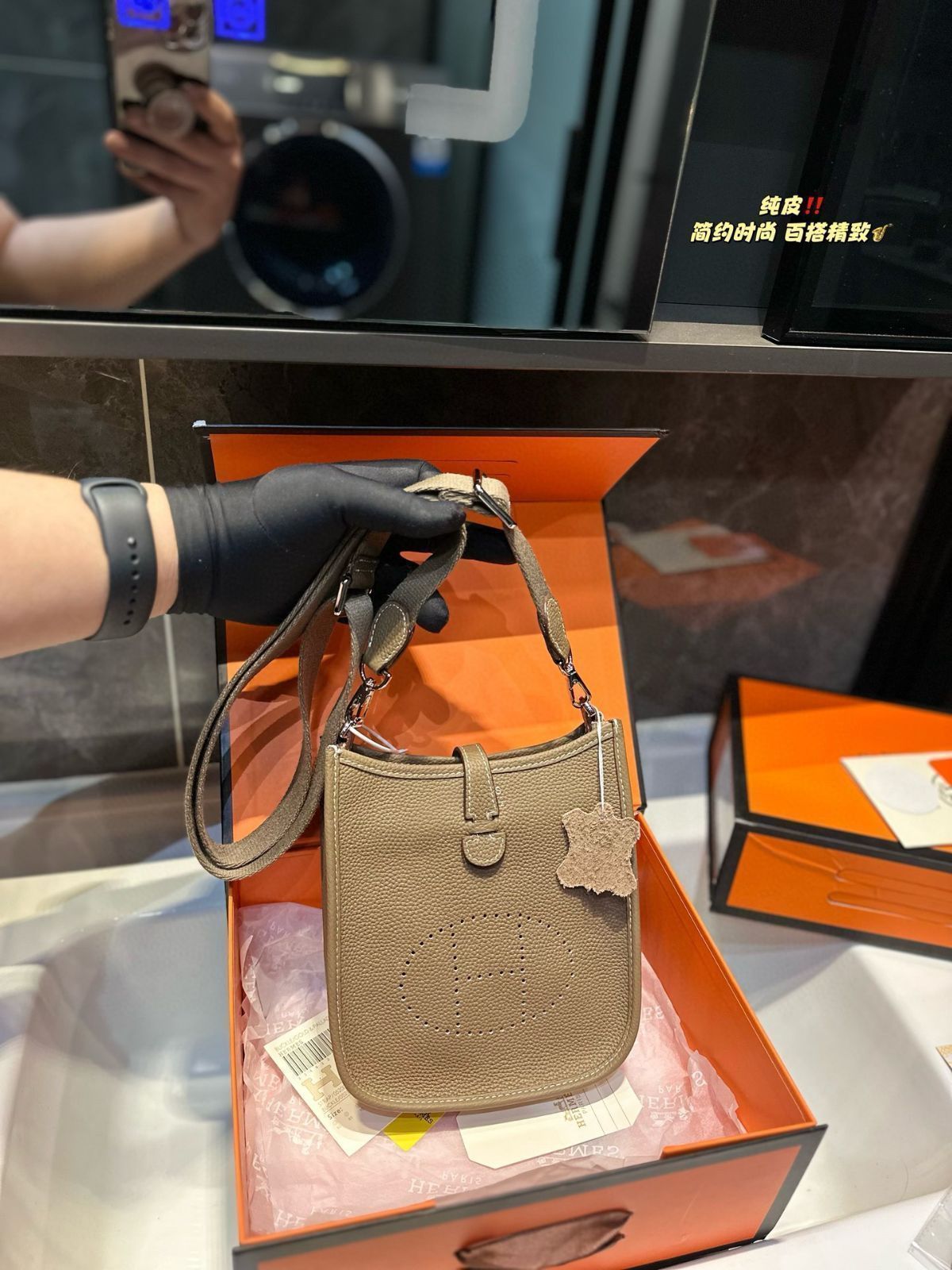 エルメスイブリーン、小銭入れ、手首バッグ、財布、ショルダーバッグ、斜めがけも可能 14,040円