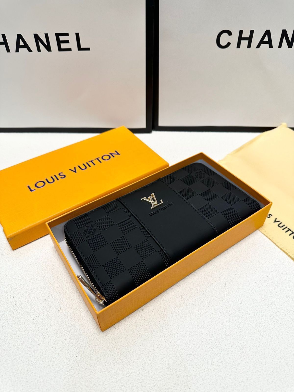 【本日限定特価】ルイ?ヴィトン メンズ レザー ハンドバッグ 20×10cm 高品質ヘッドレザー 専用ボックス付き[本日特価|新品未使用品]