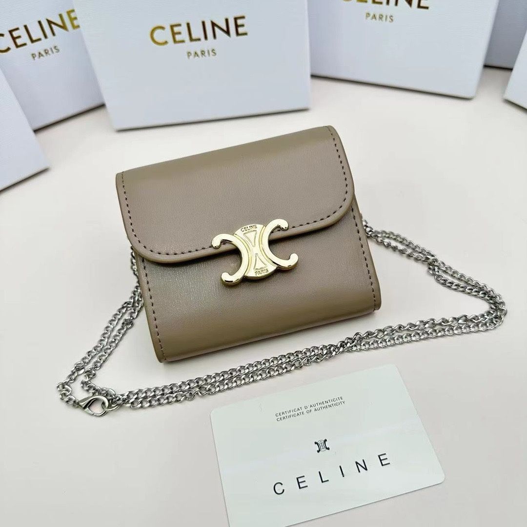【本日限定】?Celine トリオンフ チェーンウォレット 10783 ? 高級本革＆チェーン付き！マルチ使い[本日特価|新品未使用品]