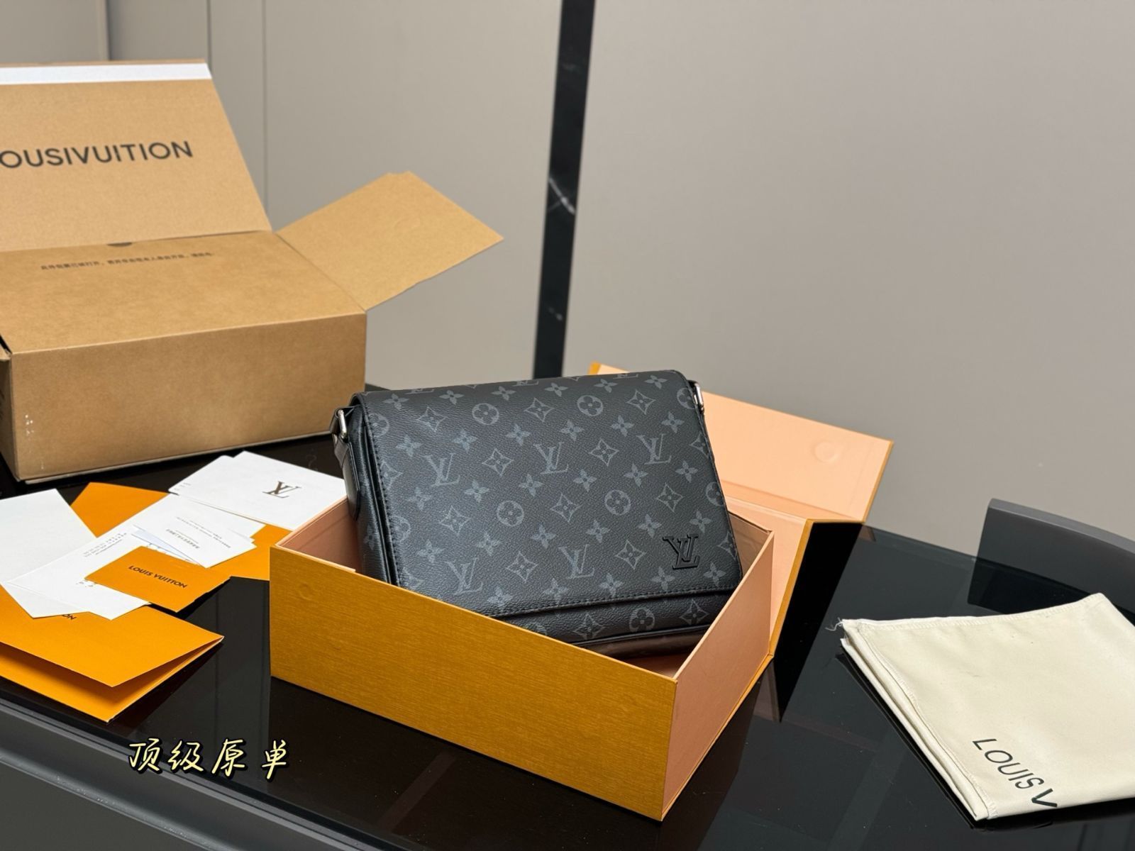 【今日特価】Louis Vuitton Men's Multi-Way Bag・ルイ・ヴィトン メンズ マルチウェイ バッグ-WTO輸入3
