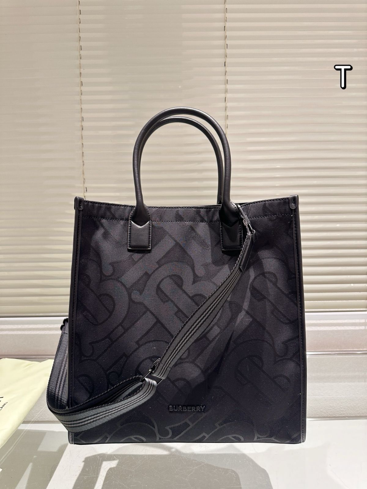 【今日特価】Burberry Fall 2025 Handbag / バーバリー フォール ハンドバッグ 秋の定番モデル-WTO輸入