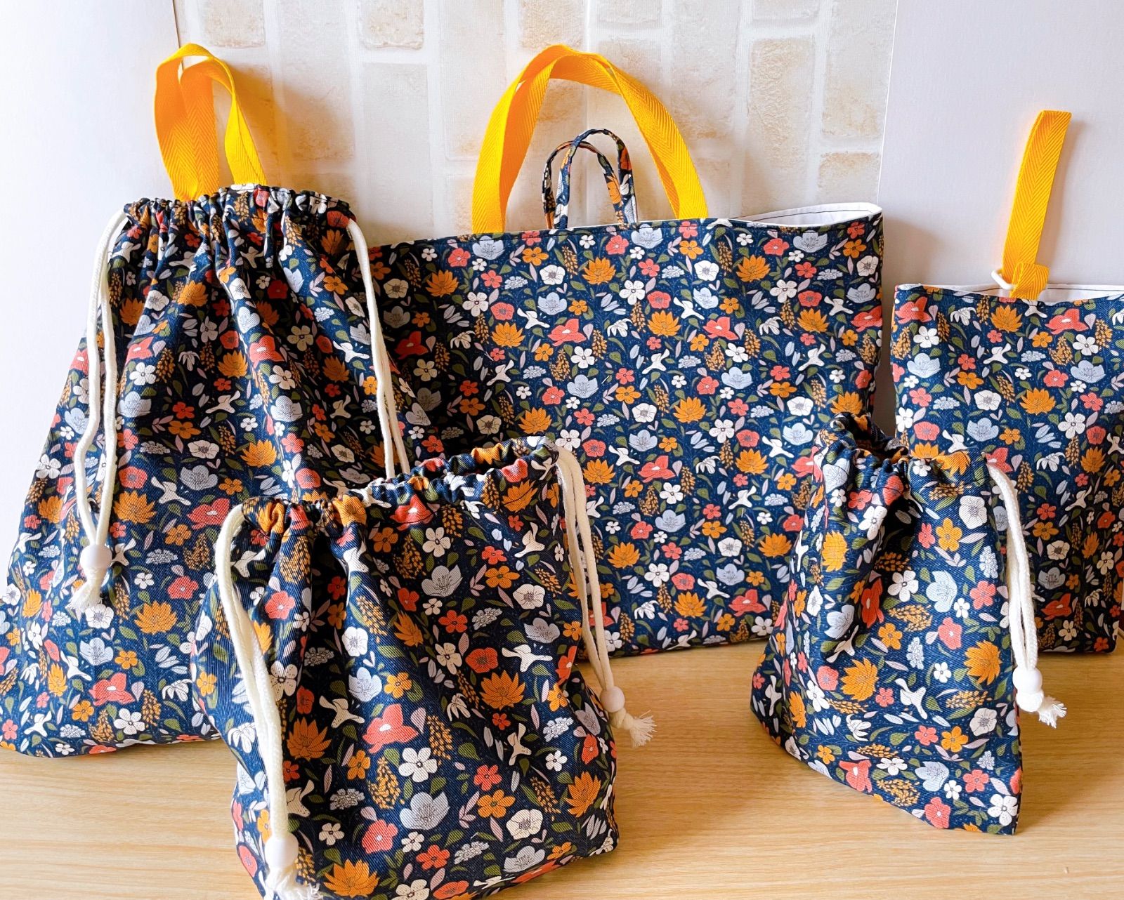 リクエスト品　ハンドメイド　入園入学準備　8点セット　手書き風花柄 リクエスト品 ハンドメイド 入園入学準備 8点セット 手書き風花柄 入園