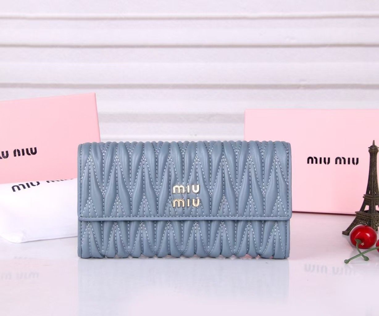 新品未使用 MIUMIU 財布[本日特価|新品未使用品]