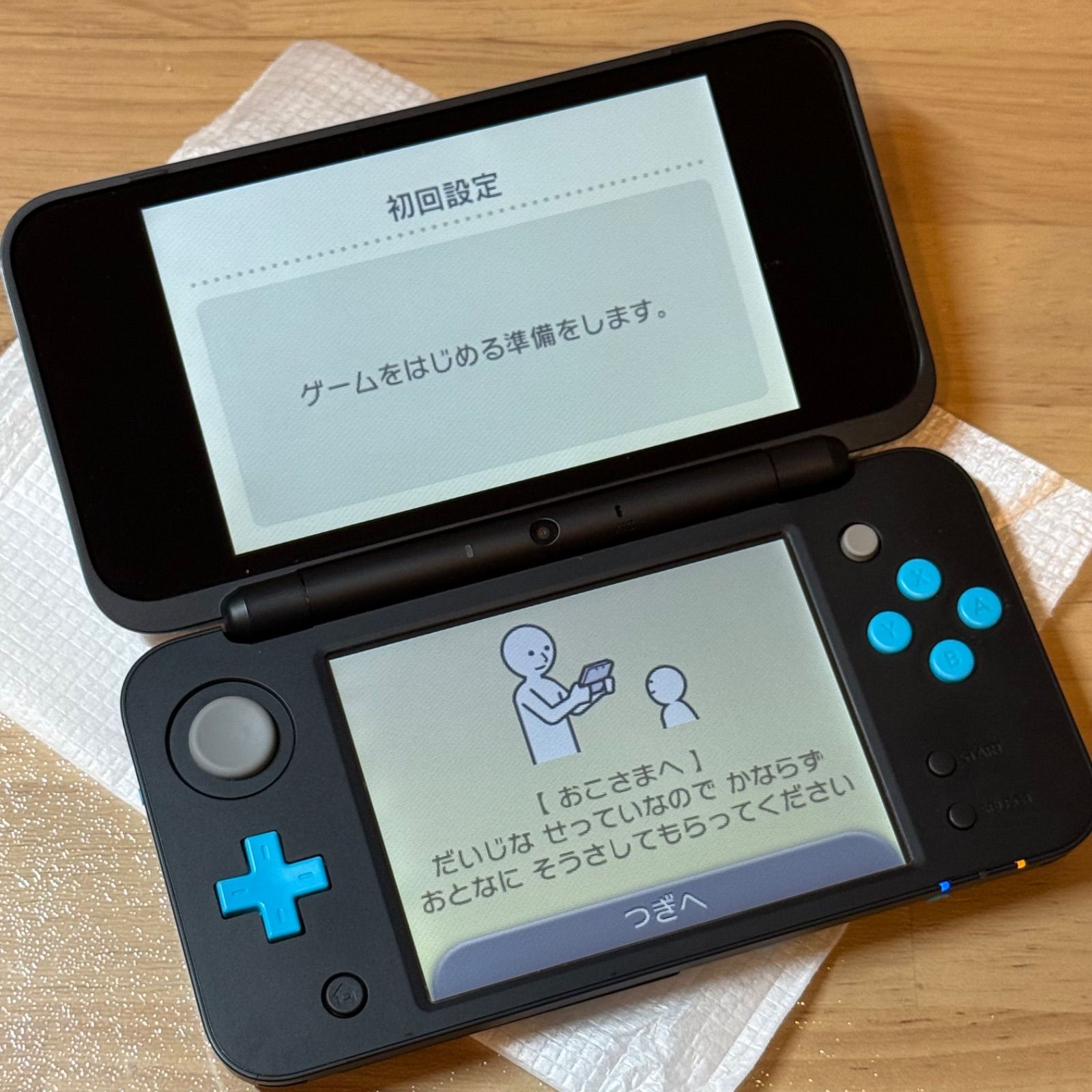 6-065【未使用級】Newニンテンドー2DS LL ブラック×ターコイズ 箱付き