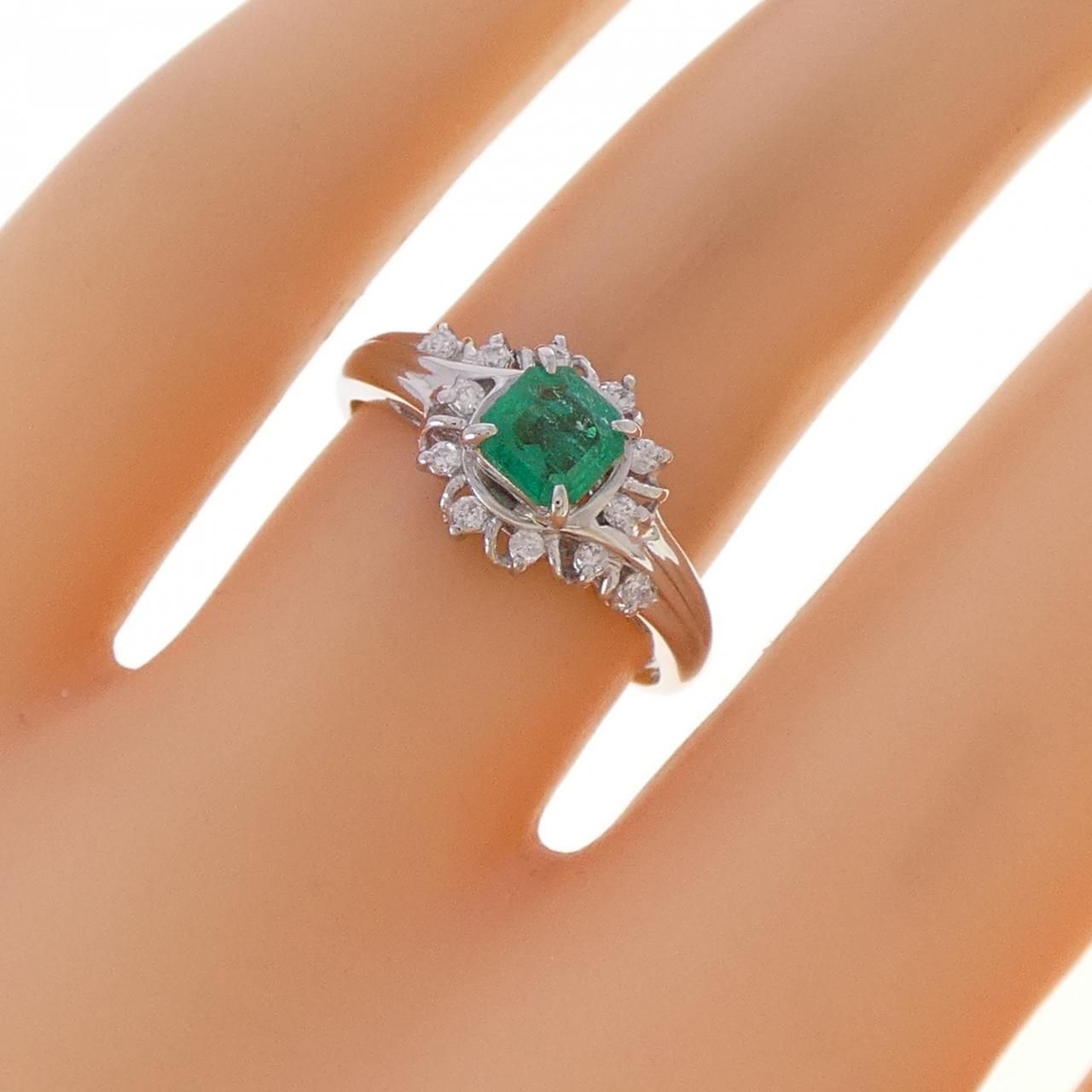 PT900 エメラルド リング 0.37CT - メルカリ