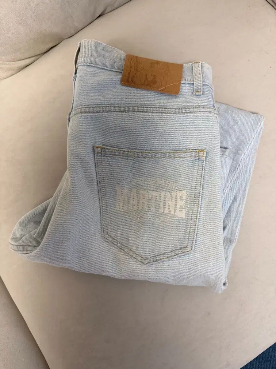 マーティン・ローズ(Martine Rose) ライトブルー 半袖Tシャツ 出品
